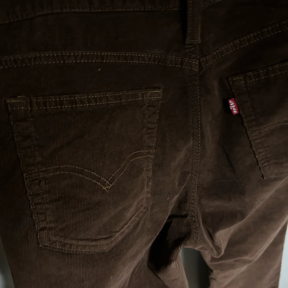 Women’s Levi's deep Brown Corduroy jeans. High waist. Size 32 w/stretch. - Picture 5 of 8